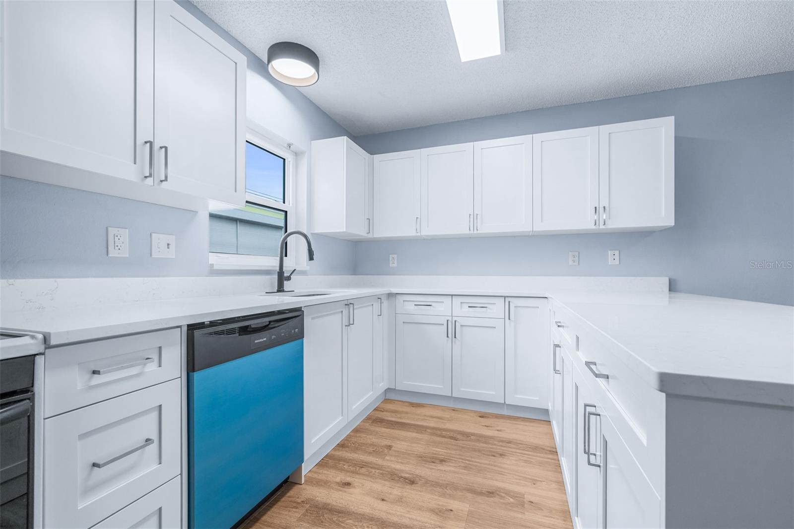 13940 Anona Heights Dr #70 Property Photo 12