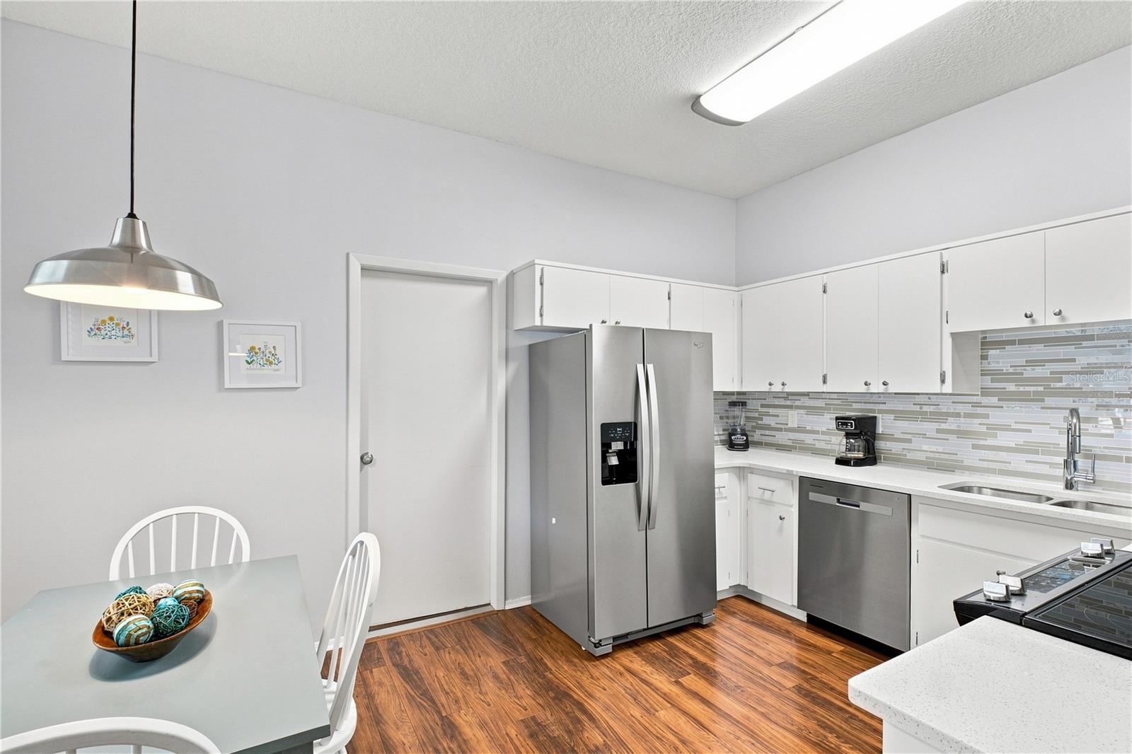 864 Franklin Cir Property Photo 7