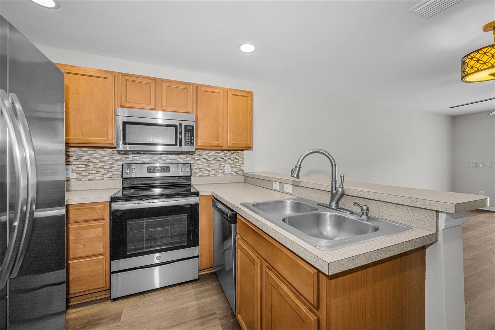 8013 Sutton Terrace Ln Property Photo 7