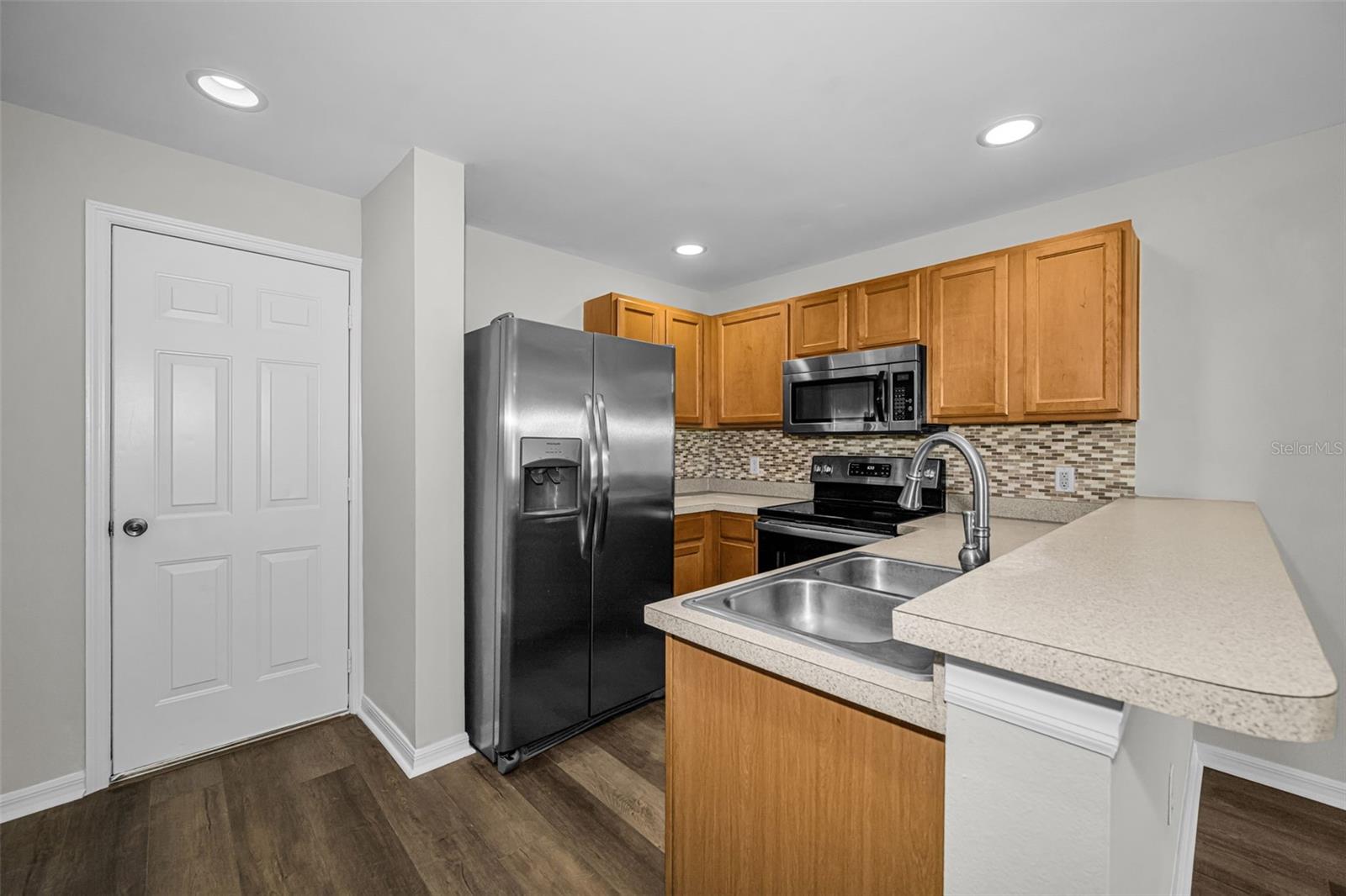 8013 Sutton Terrace Ln Property Photo 9