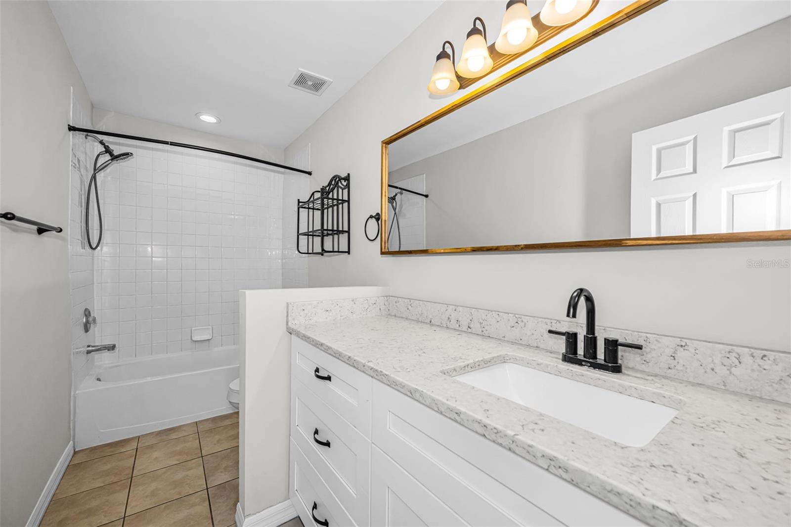 8013 Sutton Terrace Ln Property Photo 21