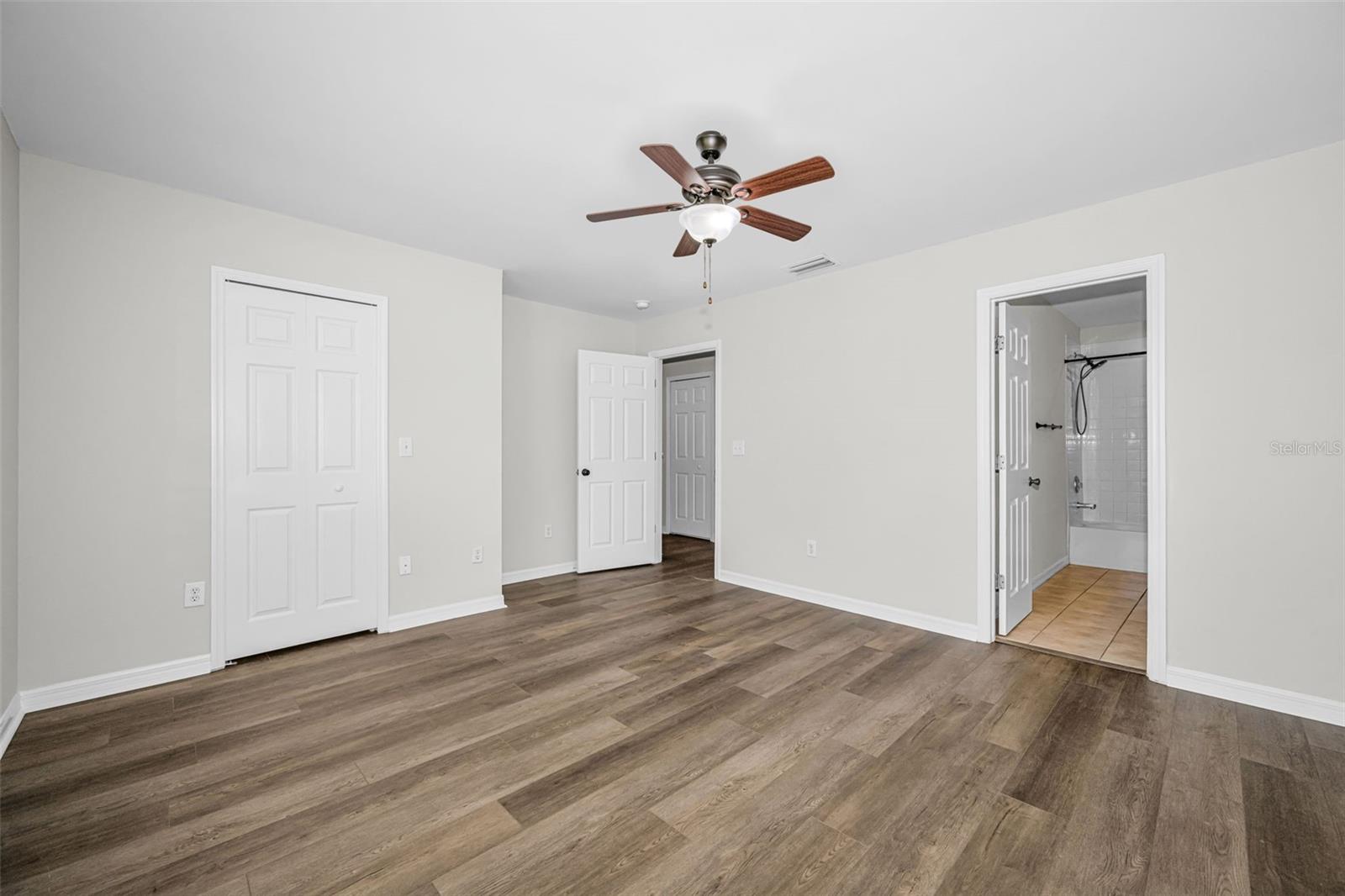 8013 Sutton Terrace Ln Property Photo 23