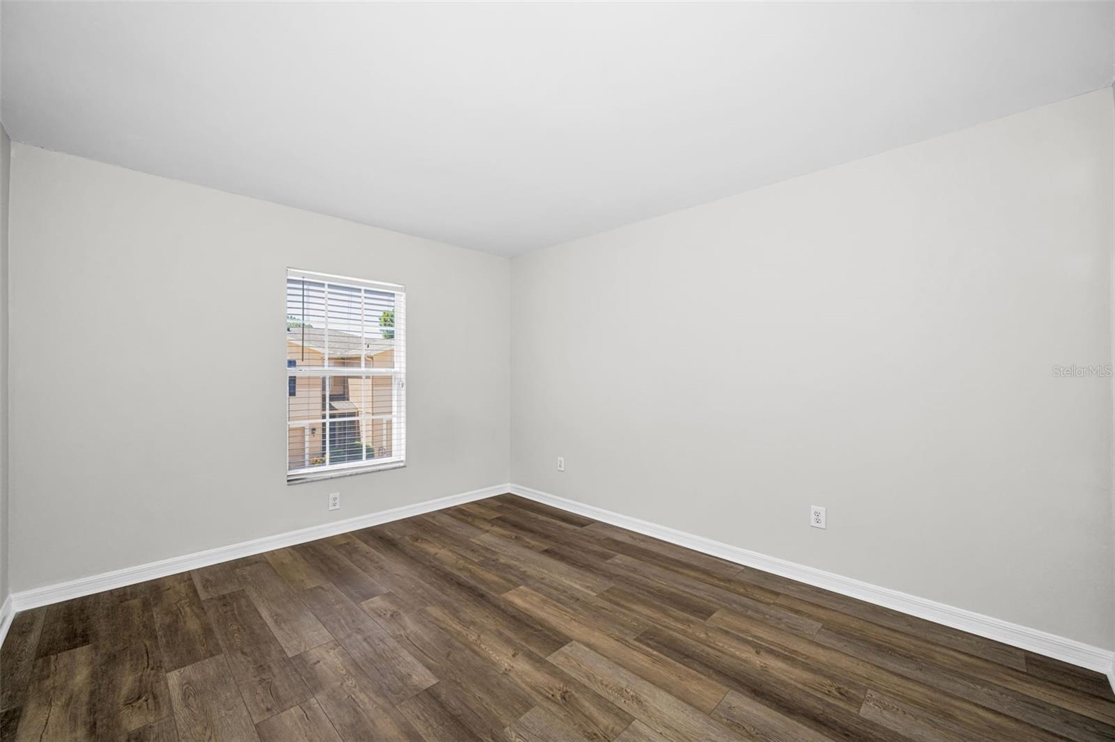 8013 Sutton Terrace Ln Property Photo 26