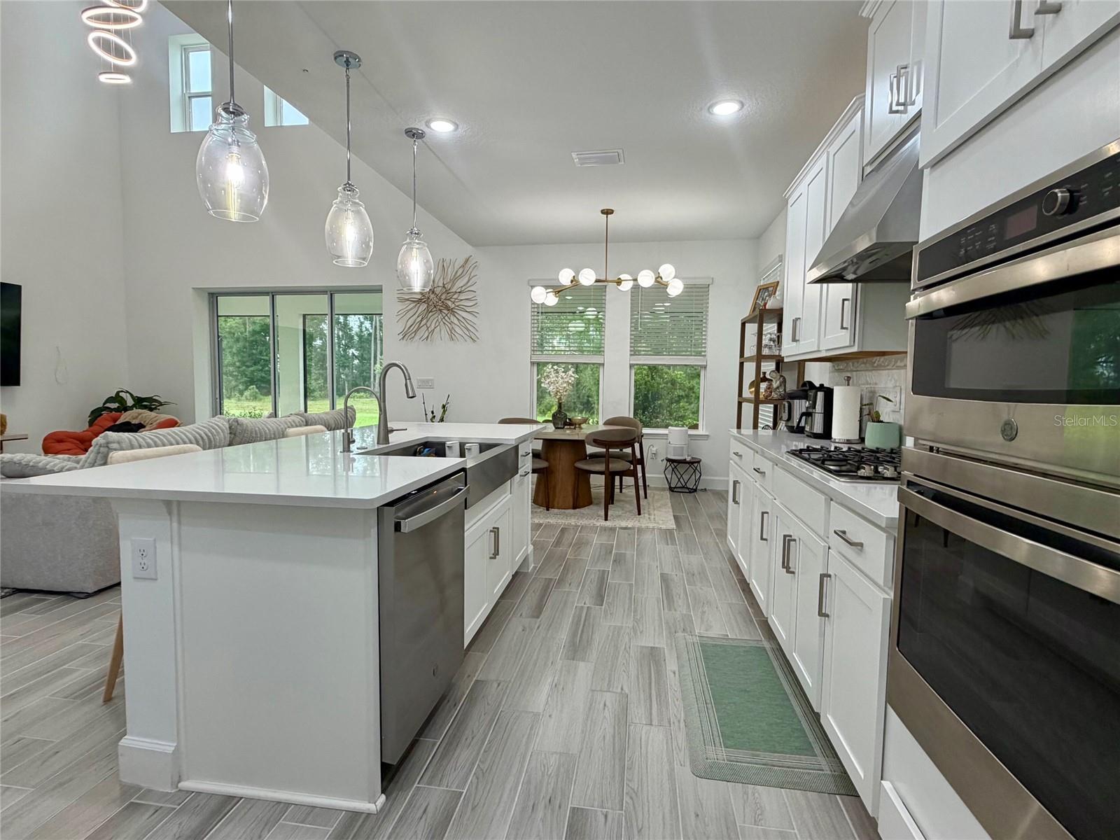 33901 Landsman Loop Property Photo 5