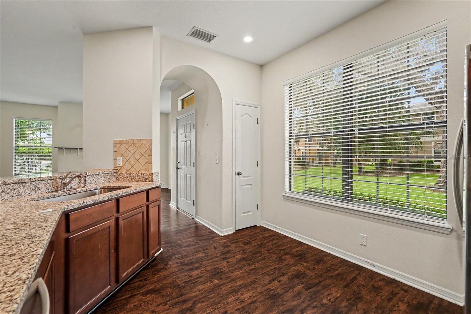 5520 Kinglethill Dr Property Photo 4