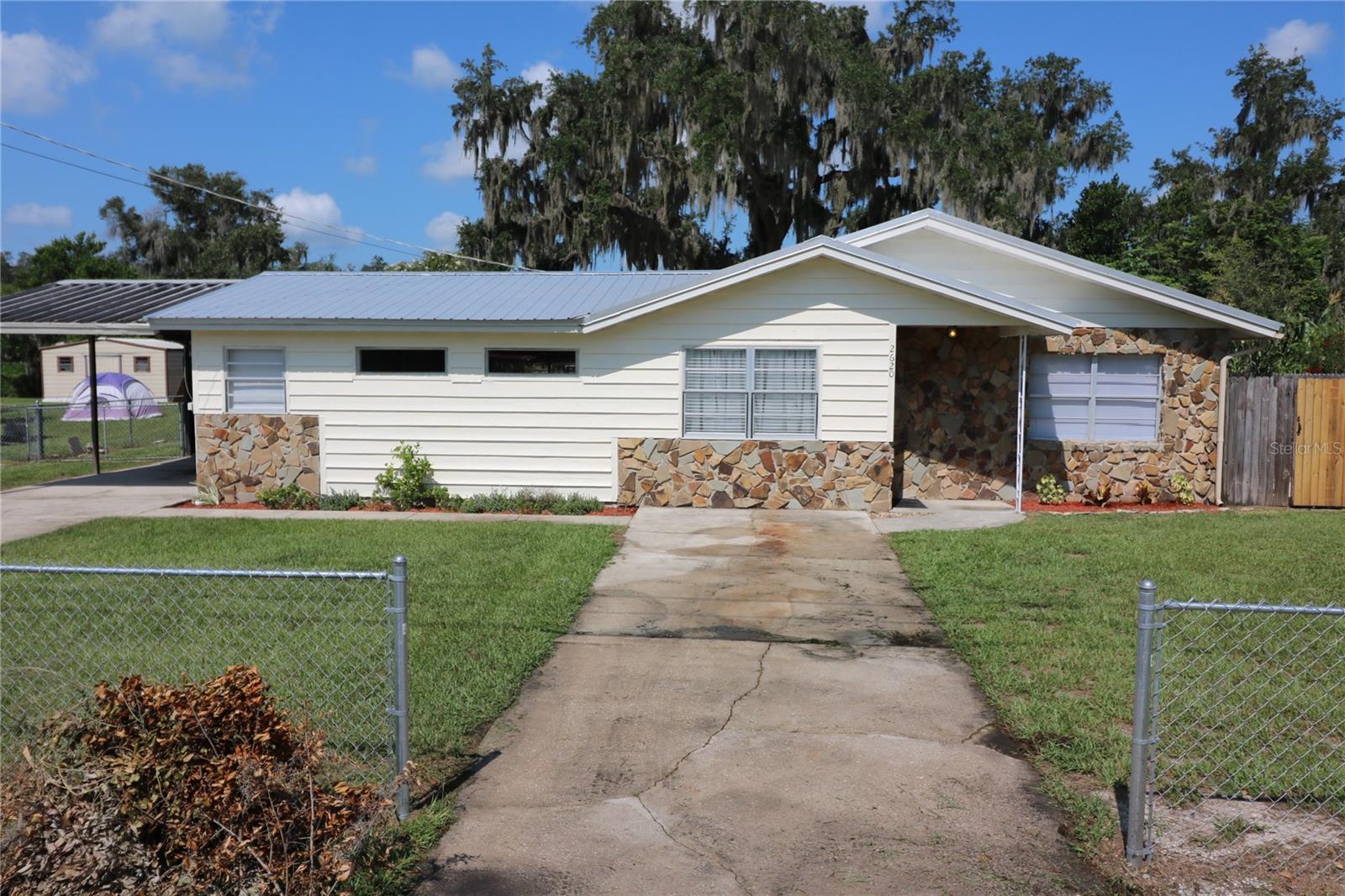 2620 Howard St Property Photo 2