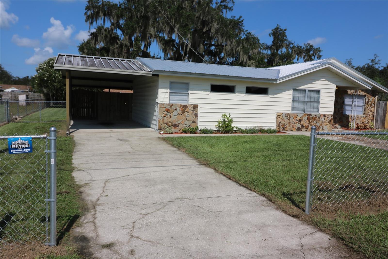 2620 Howard St Property Photo 4