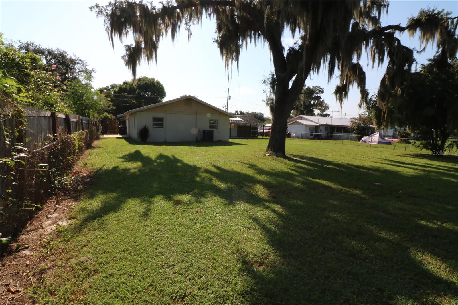 2620 Howard St Property Photo 5