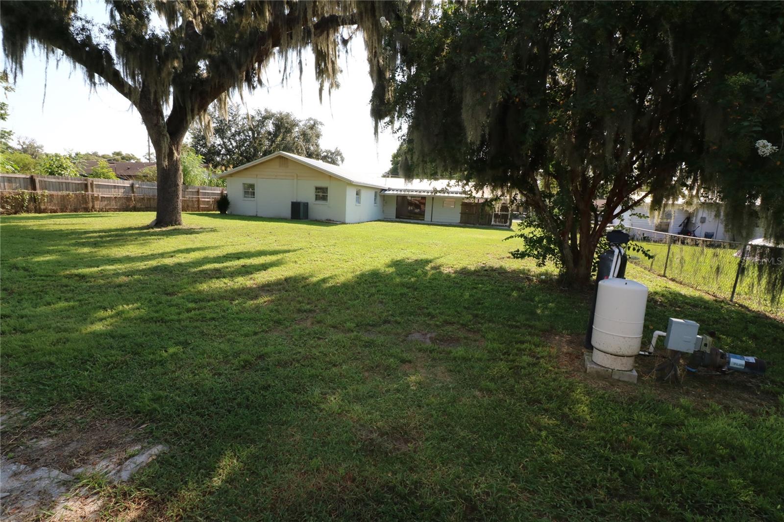 2620 Howard St Property Photo 7
