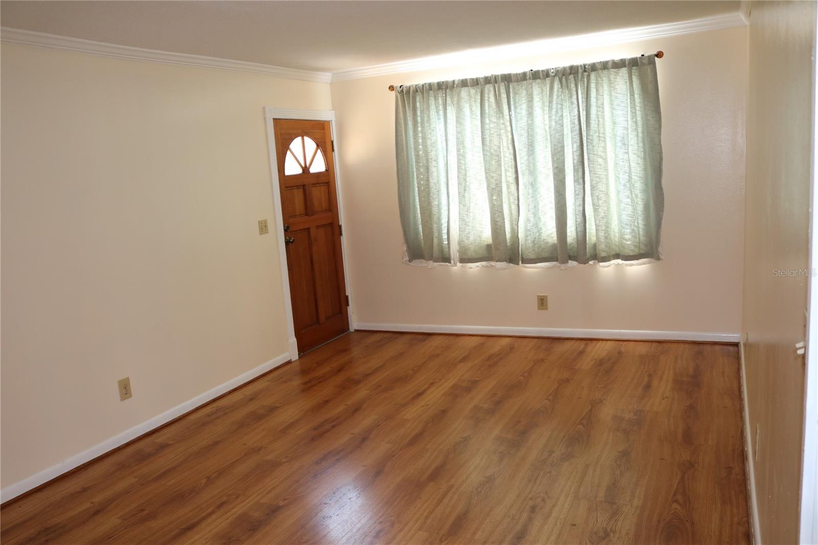 2620 Howard St Property Photo 9