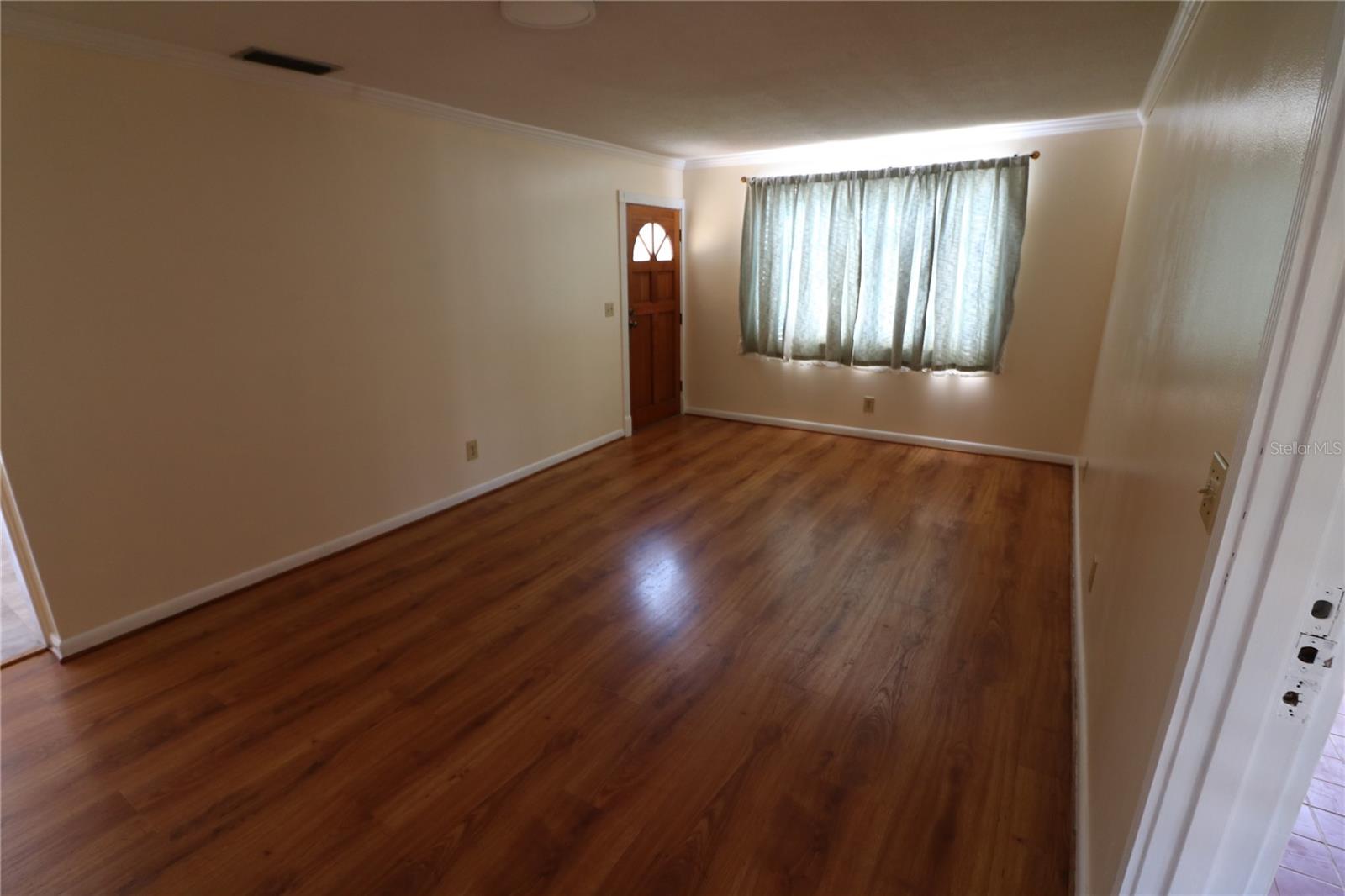 2620 Howard St Property Photo 12