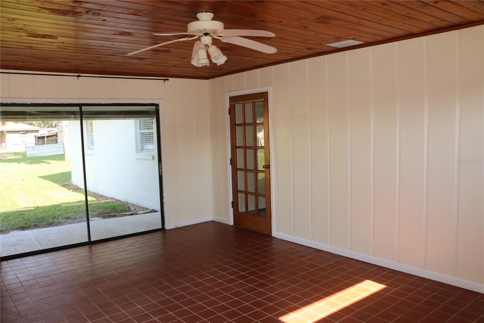 2620 Howard St Property Photo 13