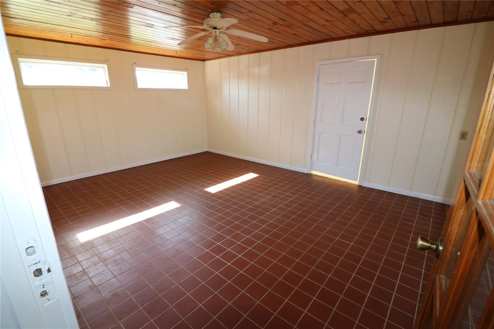 2620 Howard St Property Photo 14