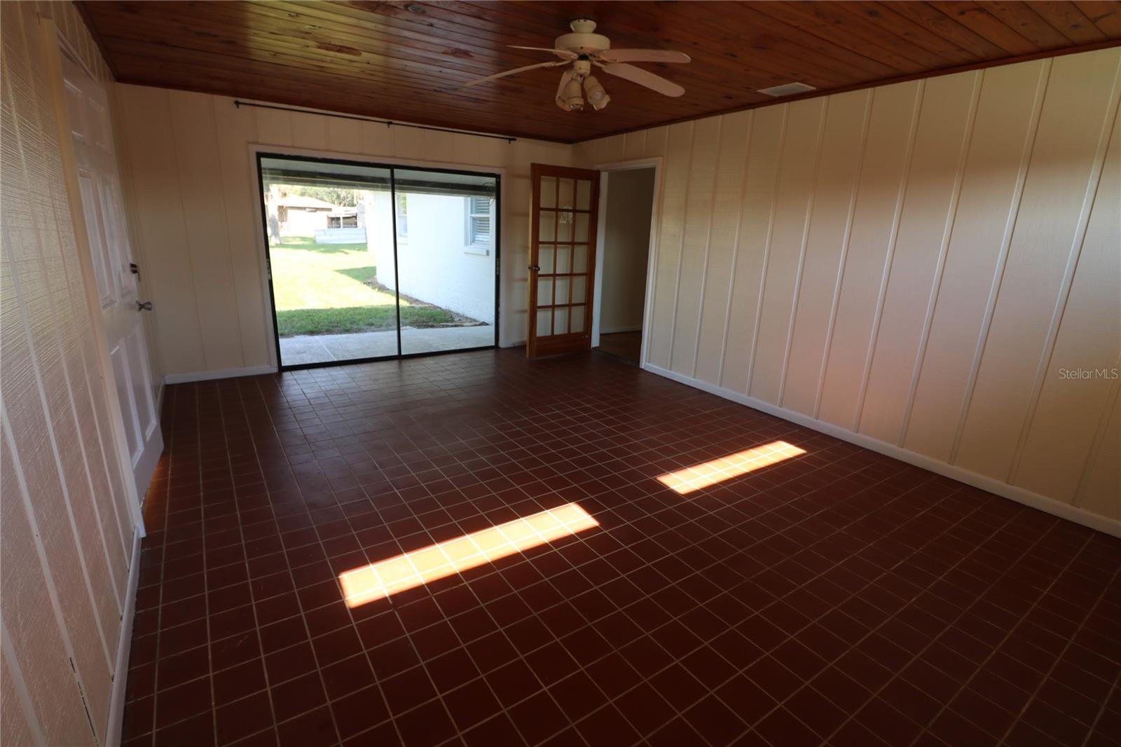 2620 Howard St Property Photo 15