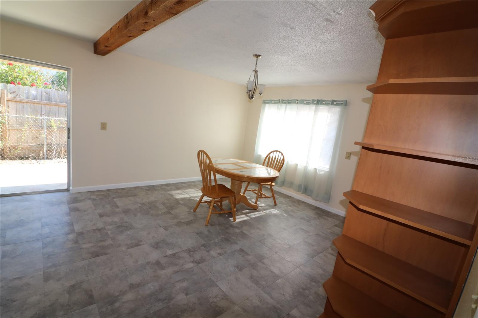 2620 Howard St Property Photo 18