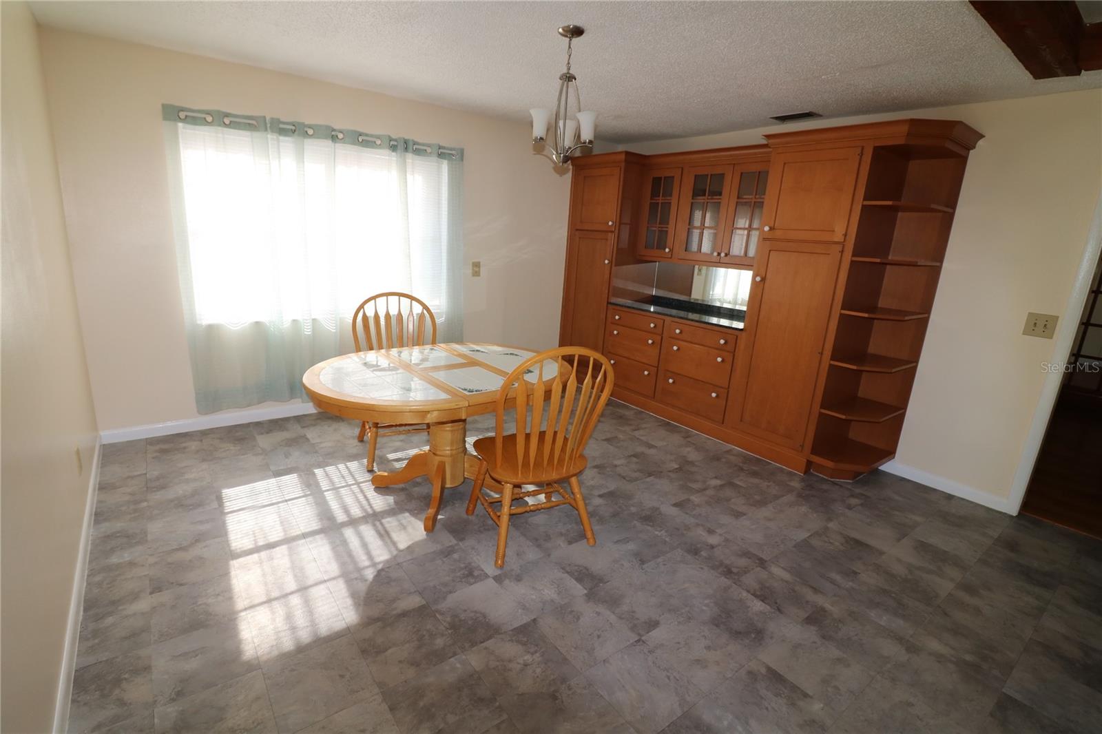 2620 Howard St Property Photo 19