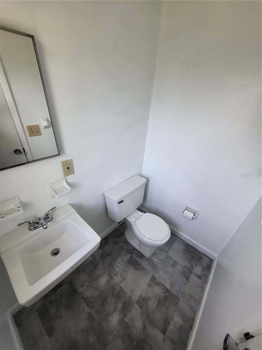 2620 Howard St Property Photo 27