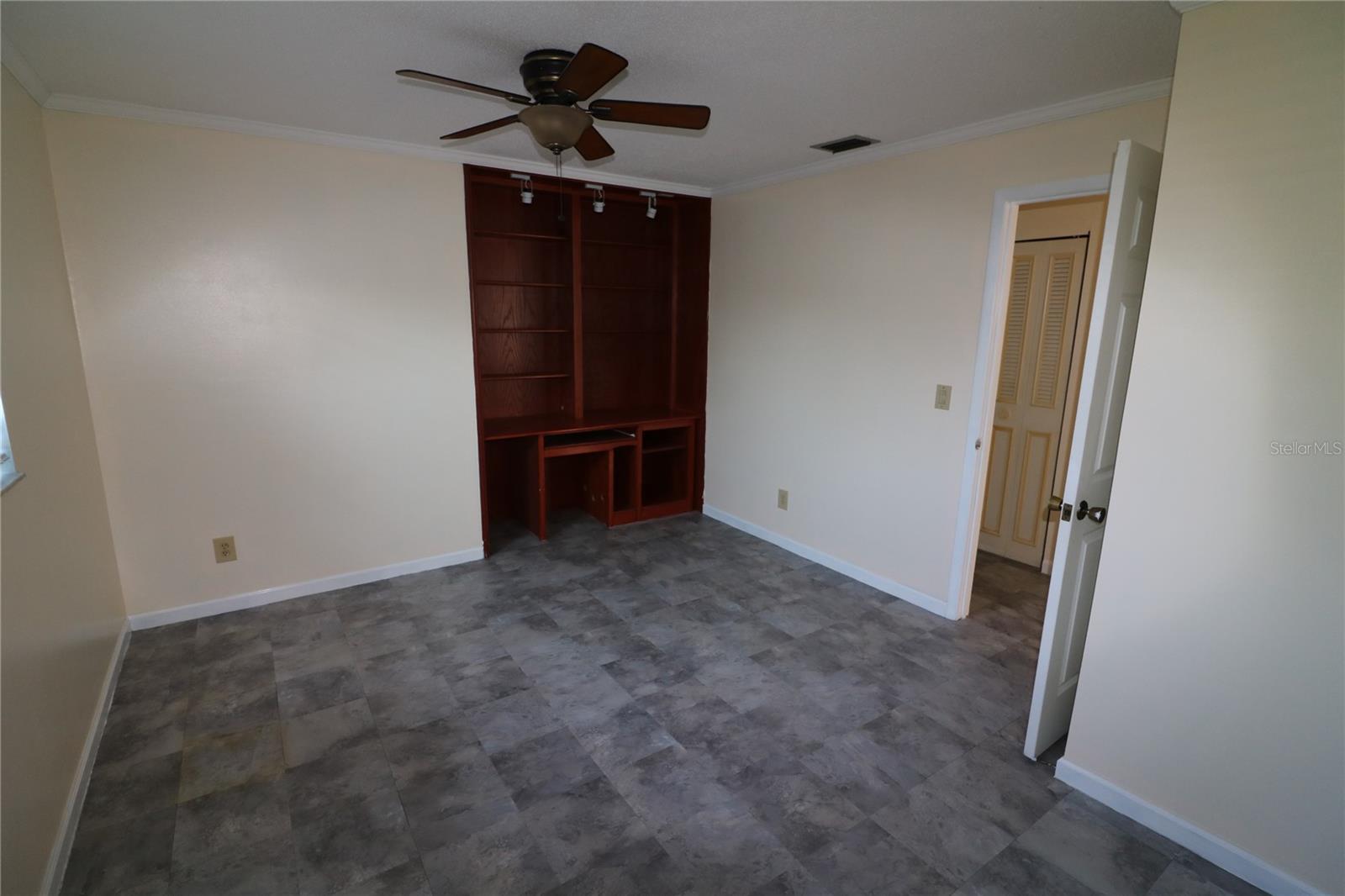 2620 Howard St Property Photo 28