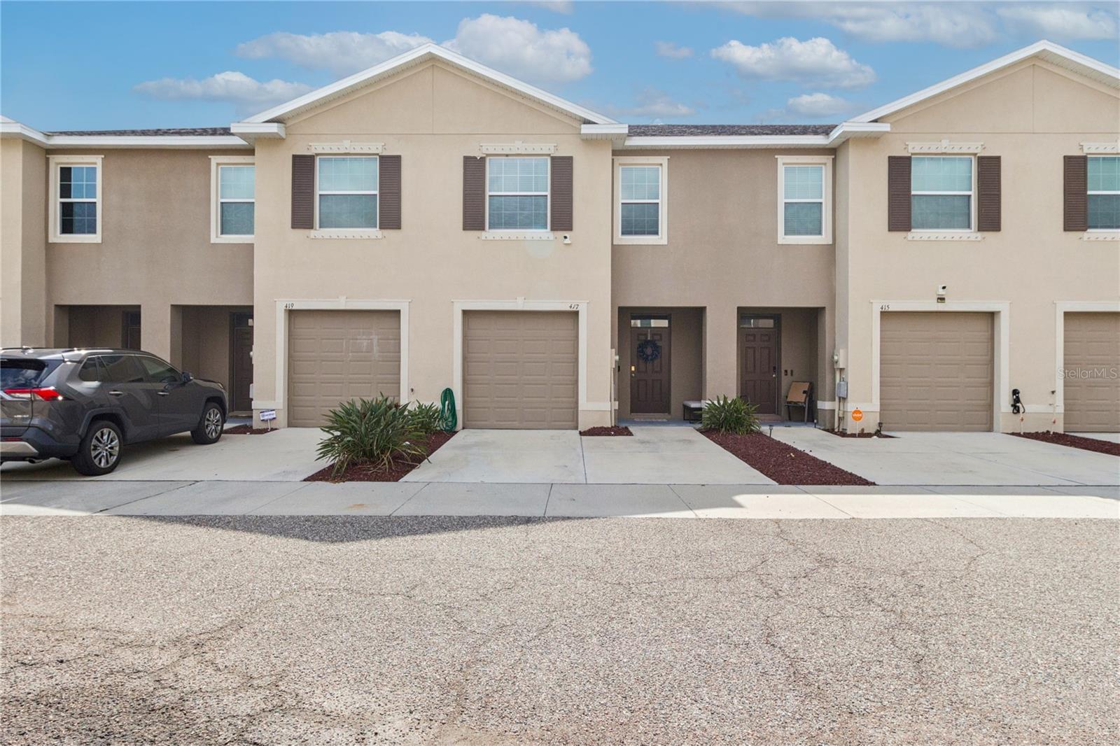 417 NEWMONT CIR Property Photo 1