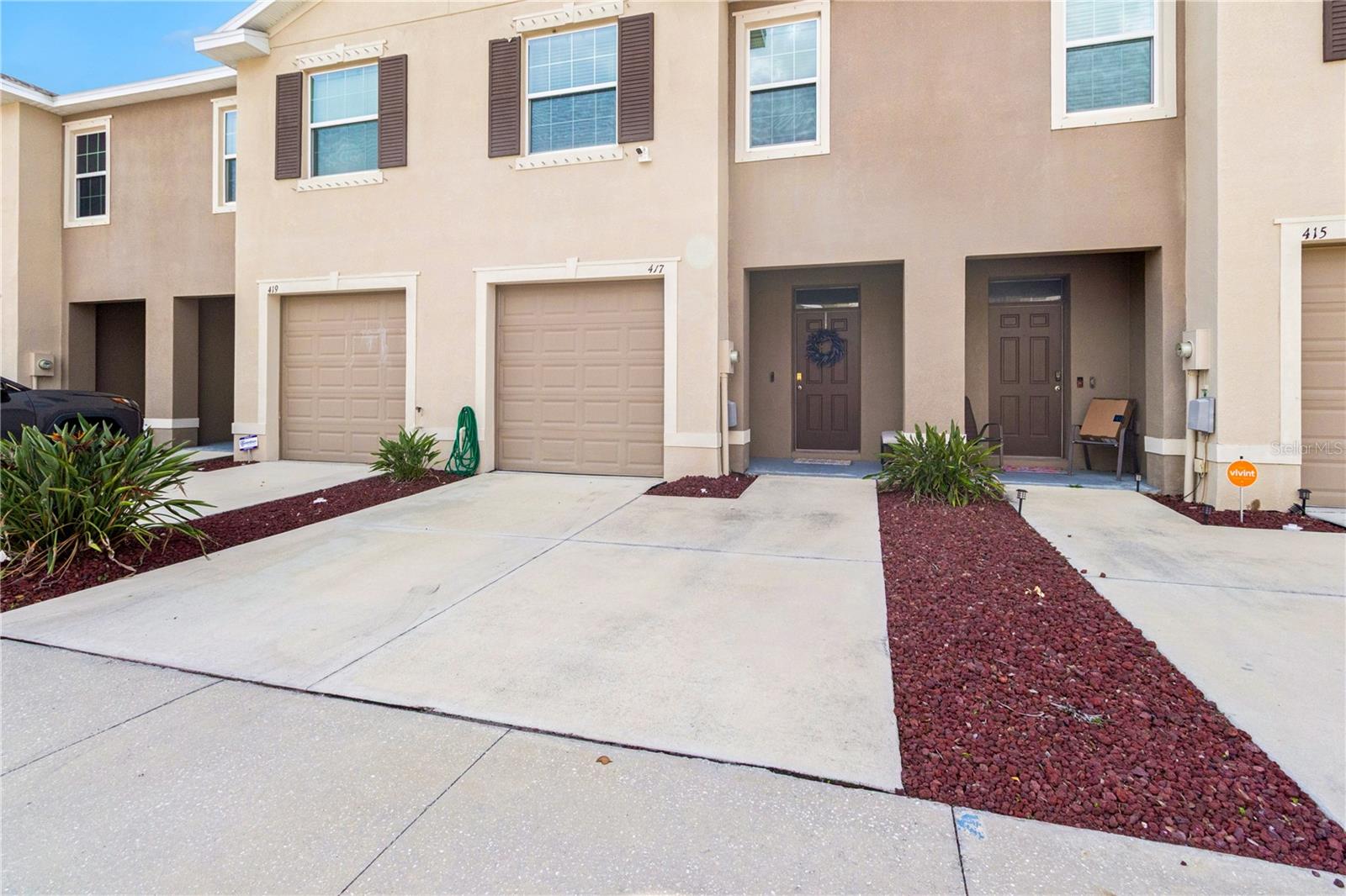 417 Newmont Cir Property Photo 2