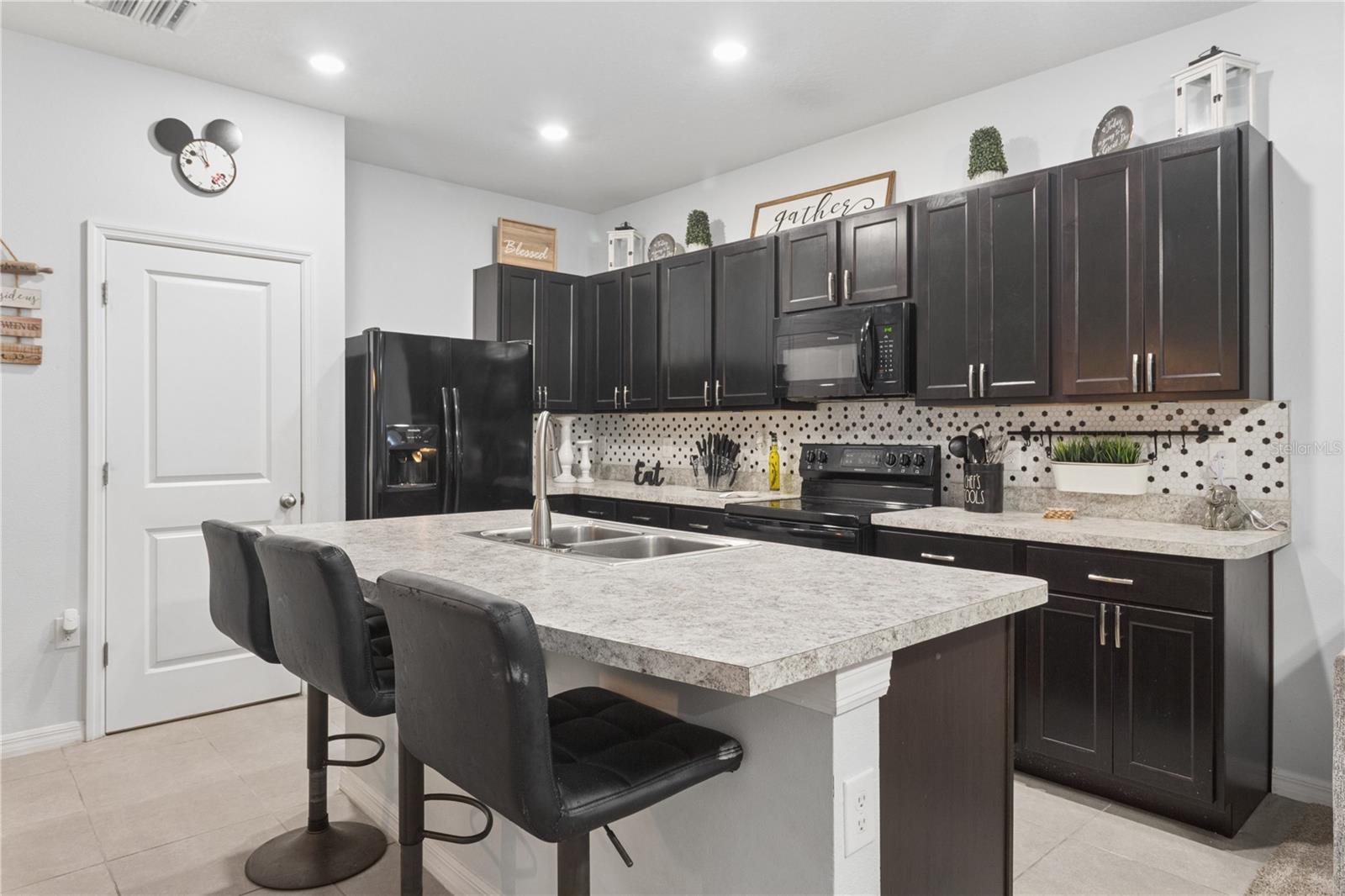 417 Newmont Cir Property Photo 8