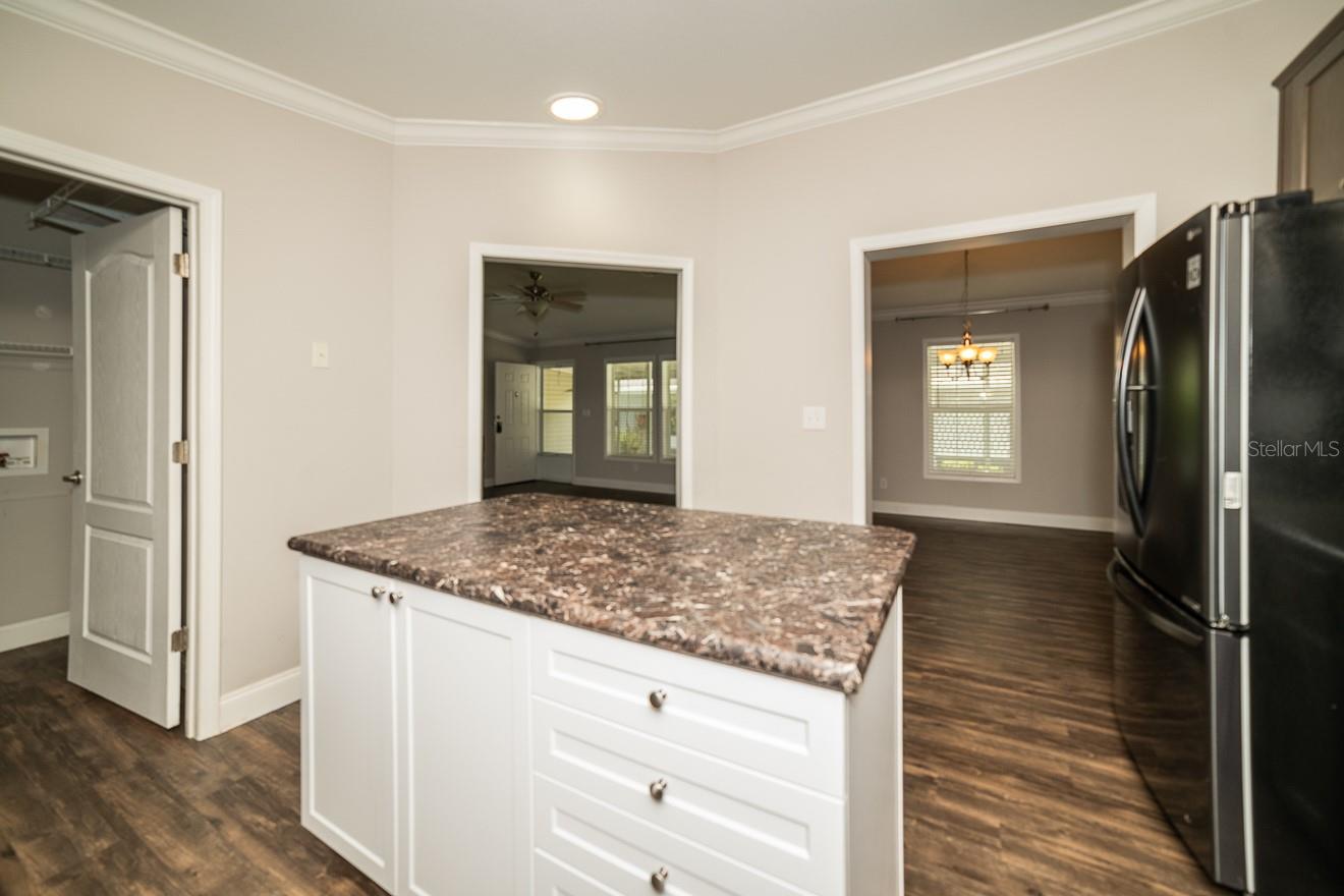 9343 Scepter Ave Property Photo 11