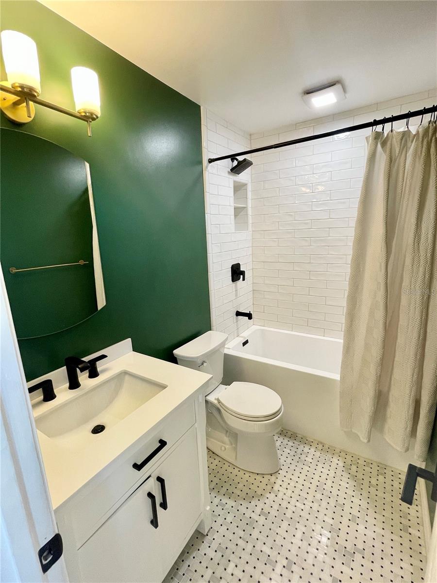 118 Pompano Dr Se #b Property Photo 13