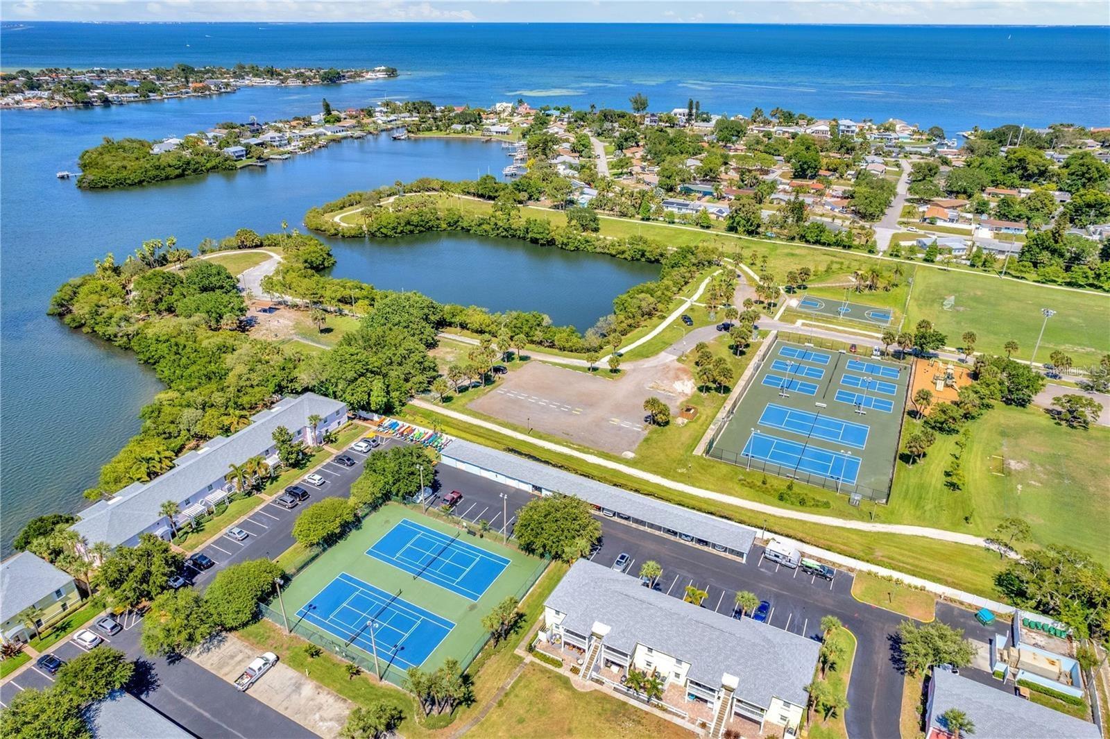118 Pompano Dr Se #b Property Photo 45