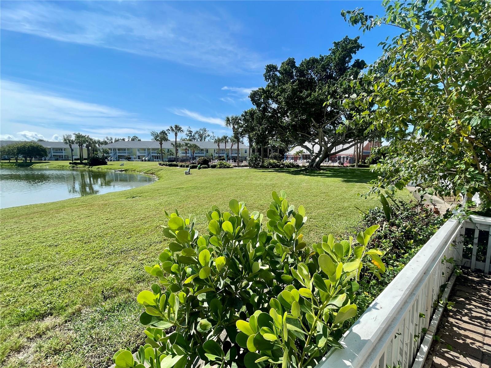 118 Pompano Dr Se #b Property Photo 66