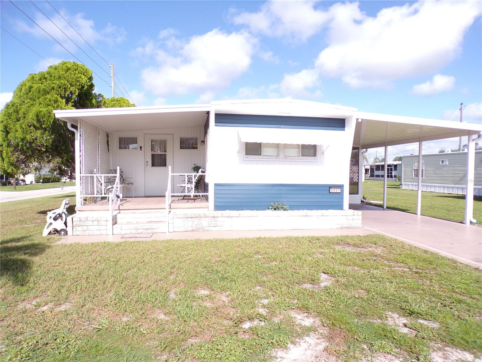 5227 Betty St Property Photo 1
