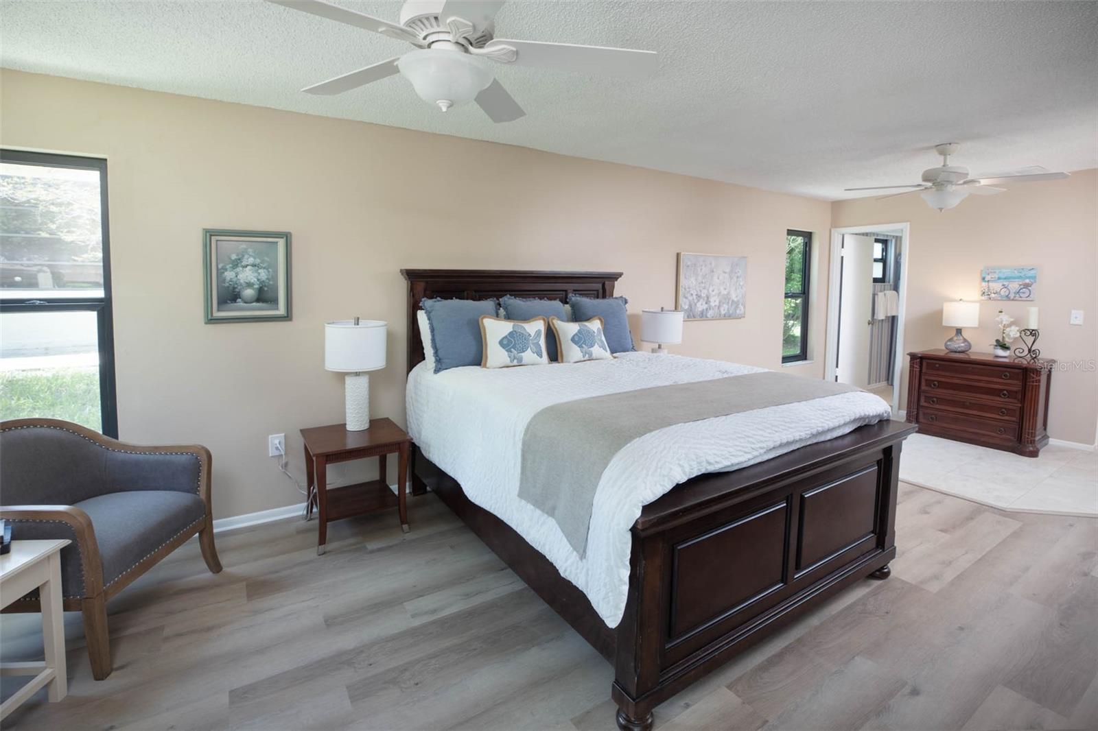 1306 Golfview Dr Property Photo 9