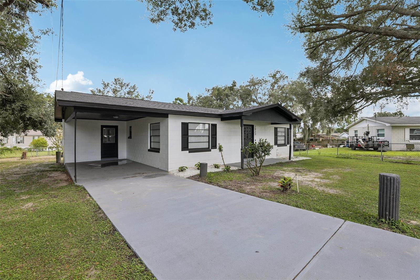2923 Dudley Dr Property Photo 3