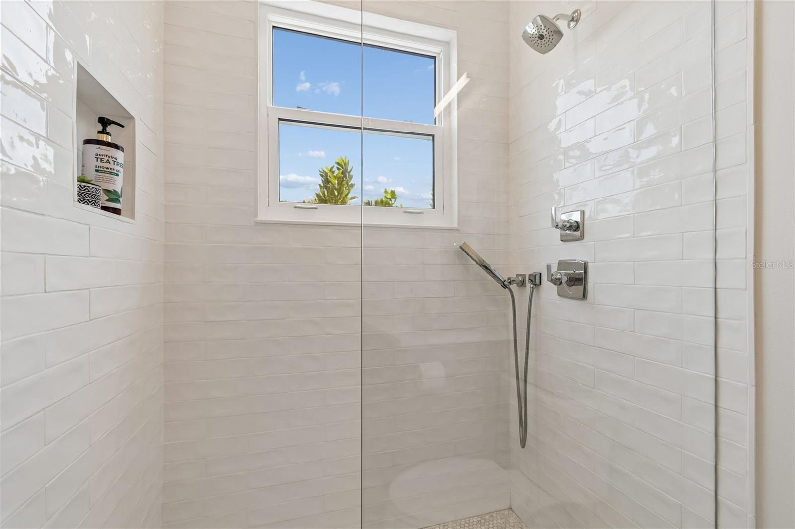 136 Devon Dr Property Photo 42