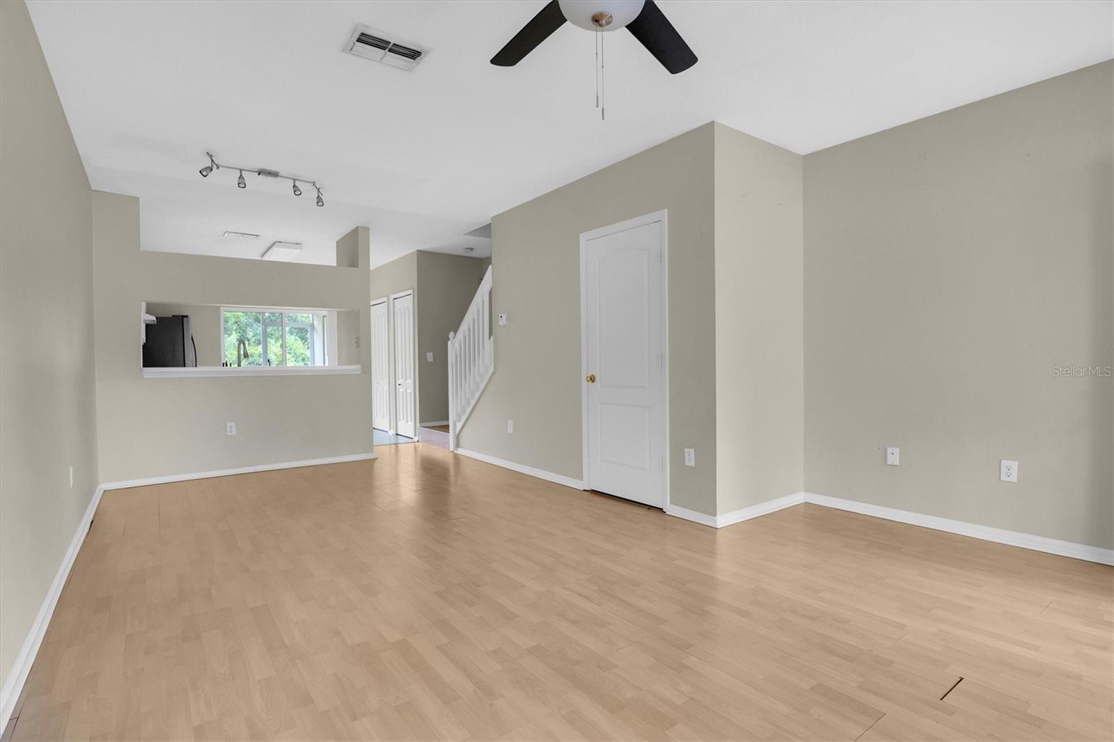 1338 Standridge Dr Property Photo 6