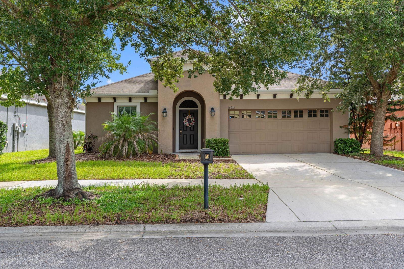 15913 OAKLEAF RUN DR Property Photo 1