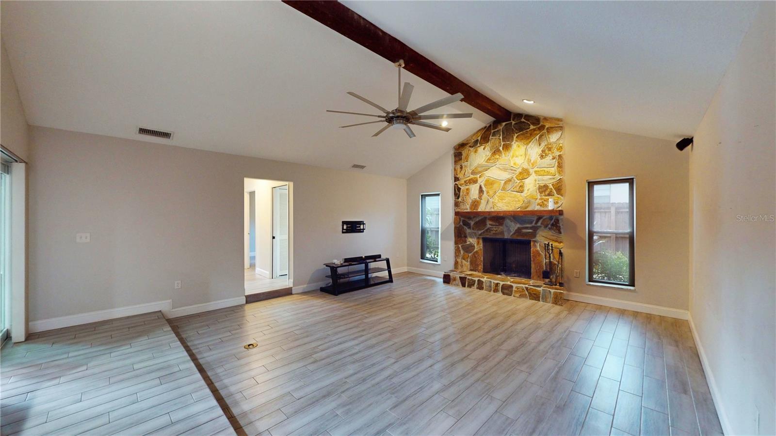 7121 Odoniel Loop W Property Photo 3