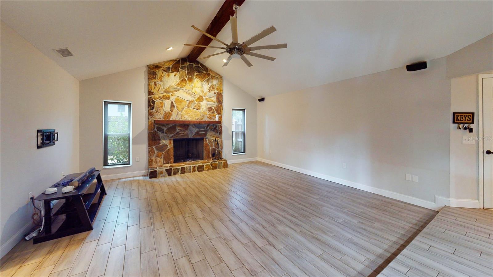 7121 Odoniel Loop W Property Photo 5