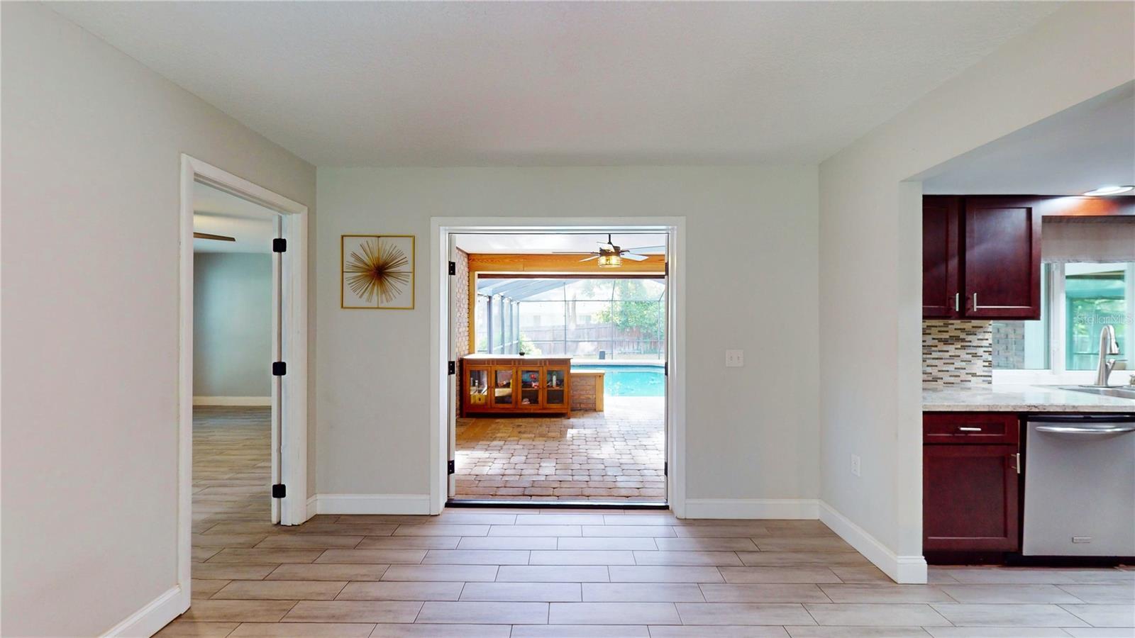 7121 Odoniel Loop W Property Photo 8