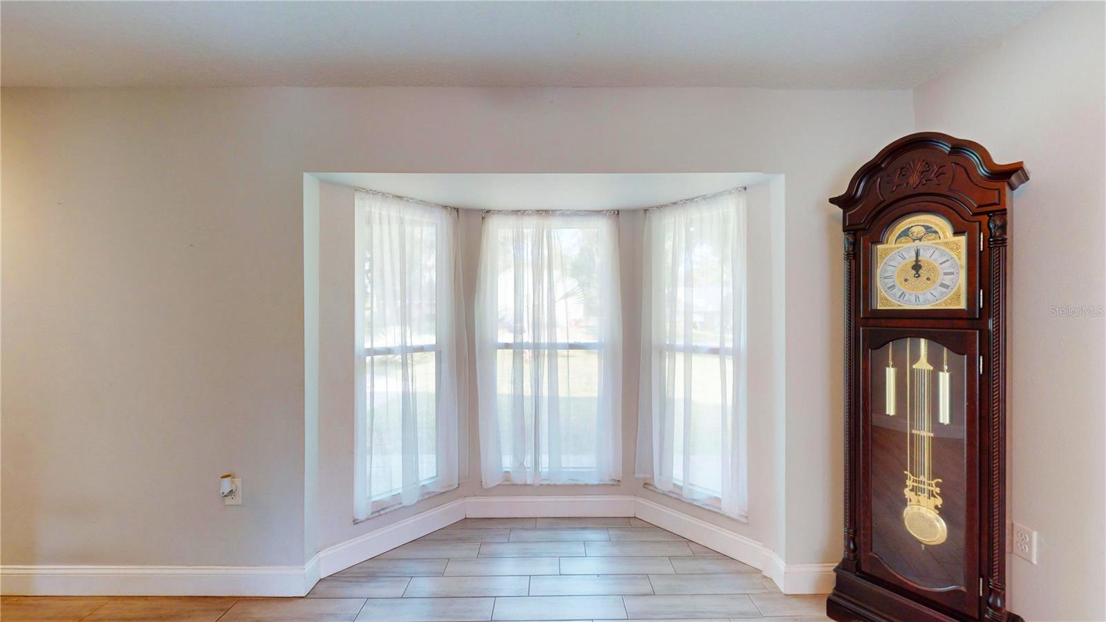 7121 Odoniel Loop W Property Photo 13