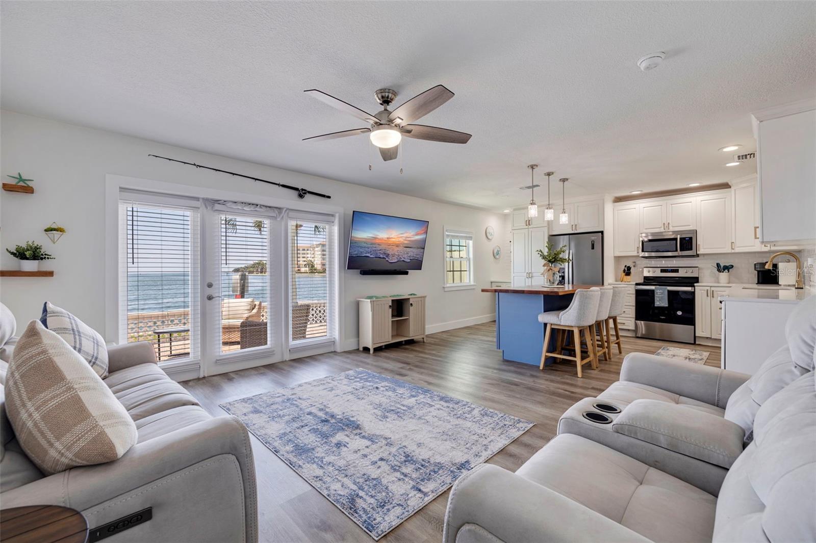 5266 Beach Dr Se #b Property Photo 6