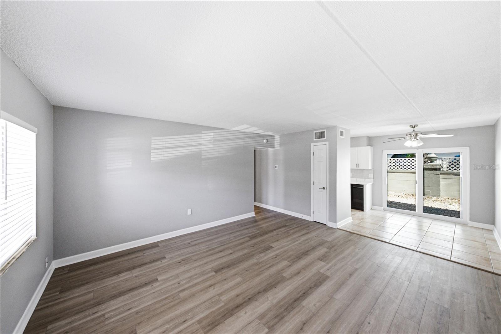 1170 Rue Des Chateaux #1a Property Photo 7
