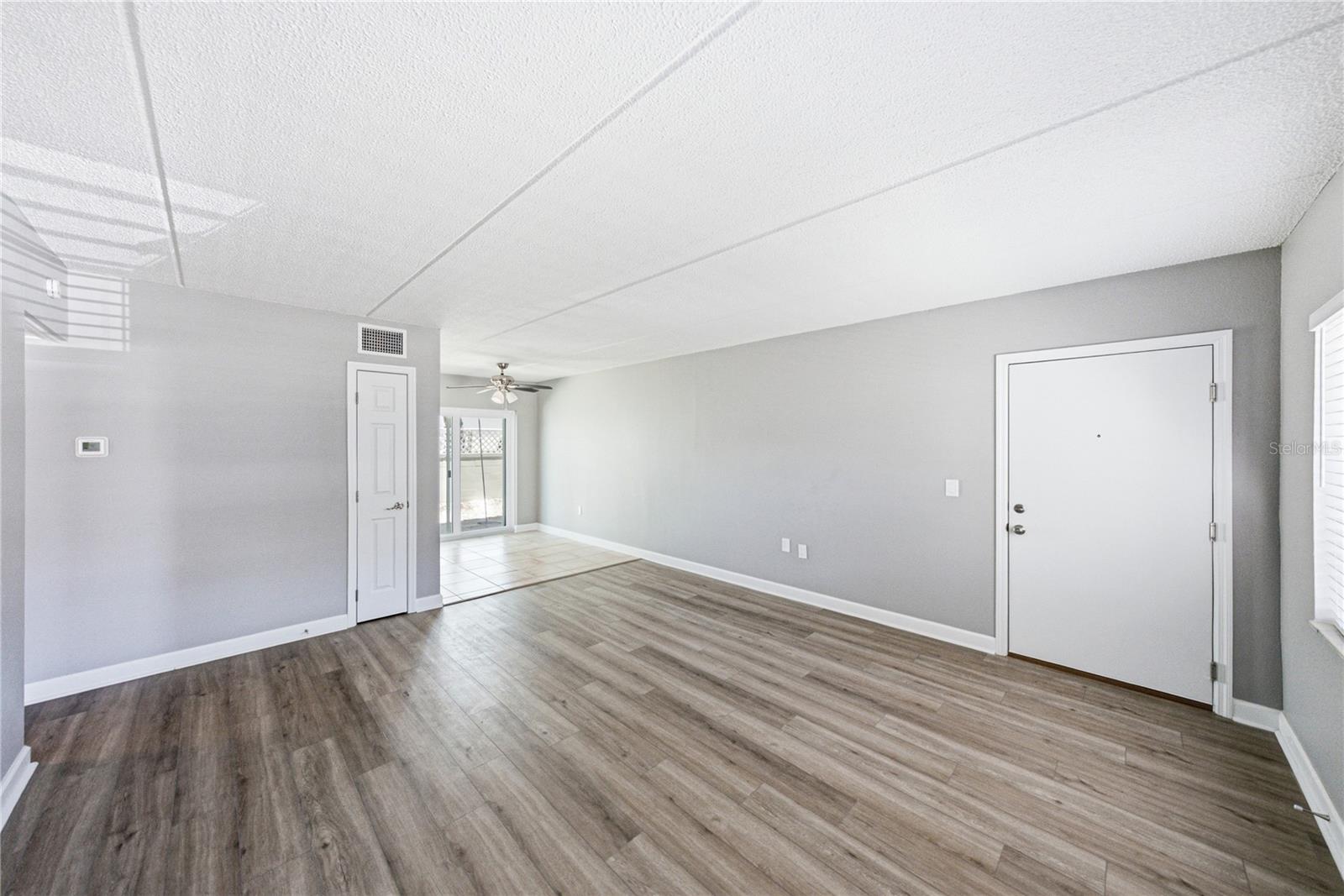1170 Rue Des Chateaux #1a Property Photo 10