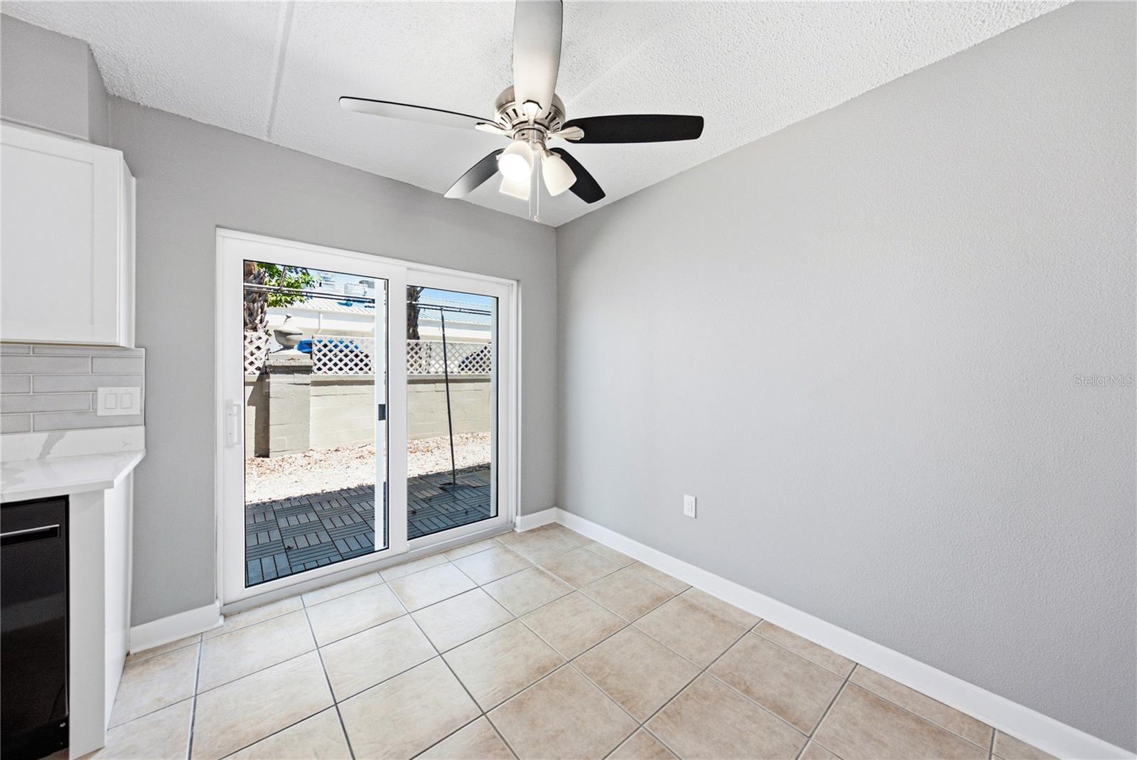1170 Rue Des Chateaux #1a Property Photo 12