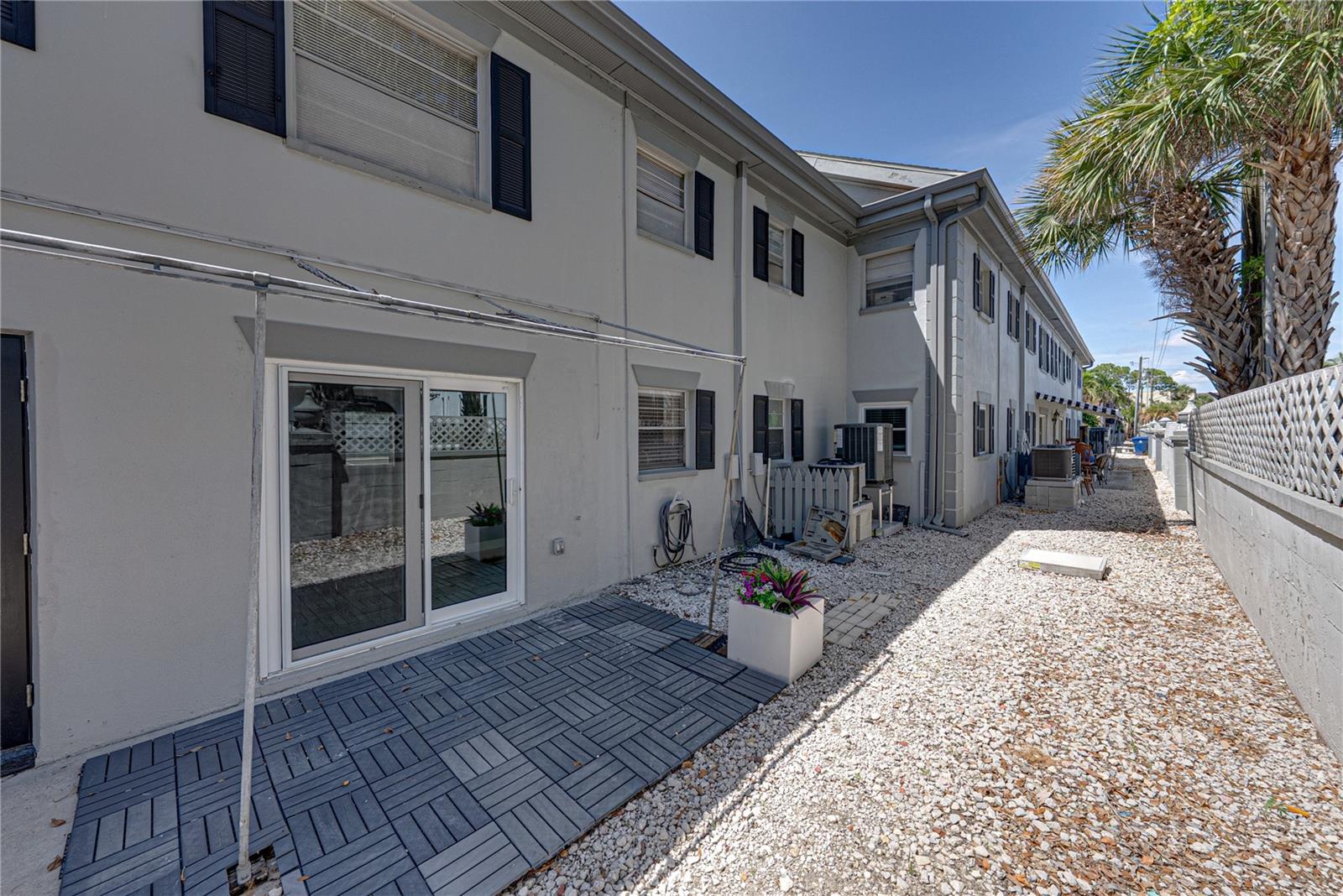 1170 Rue Des Chateaux #1a Property Photo 33
