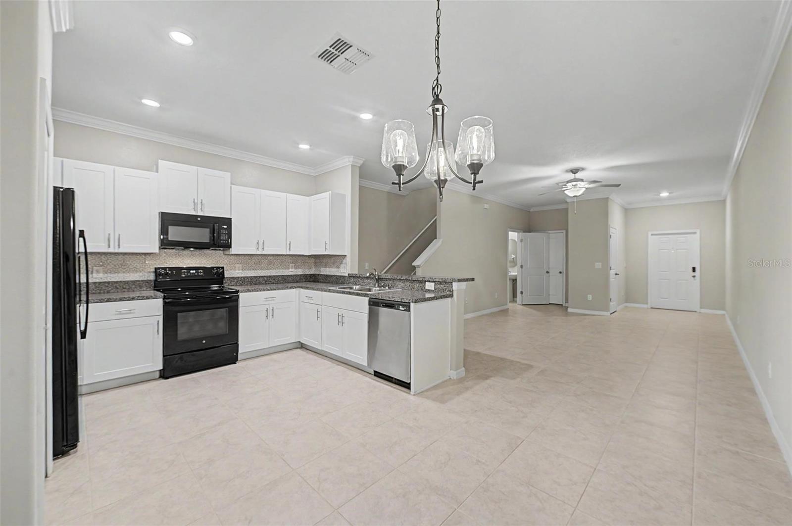 1599 Cassius St Property Photo 12