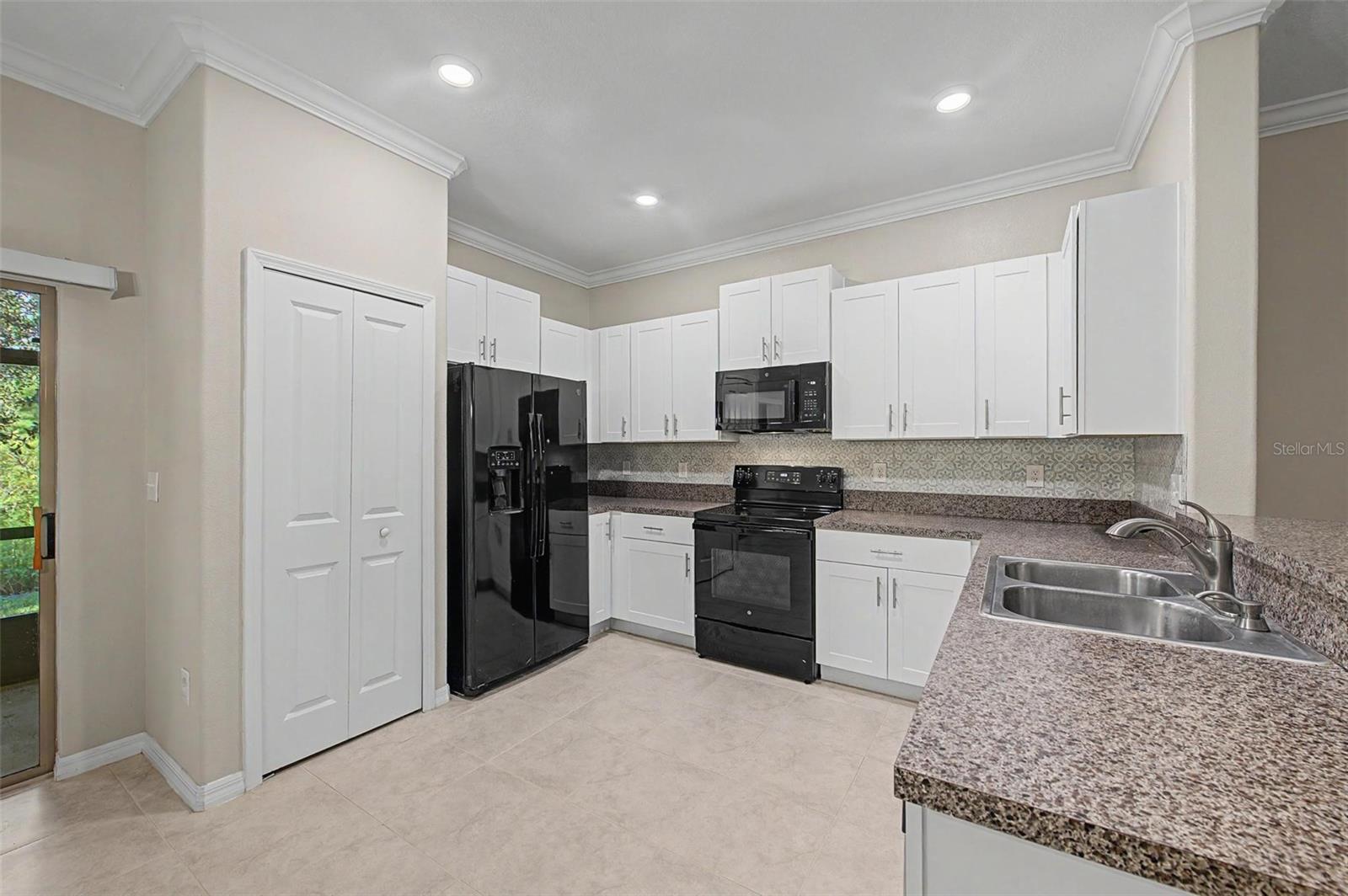 1599 Cassius St Property Photo 13