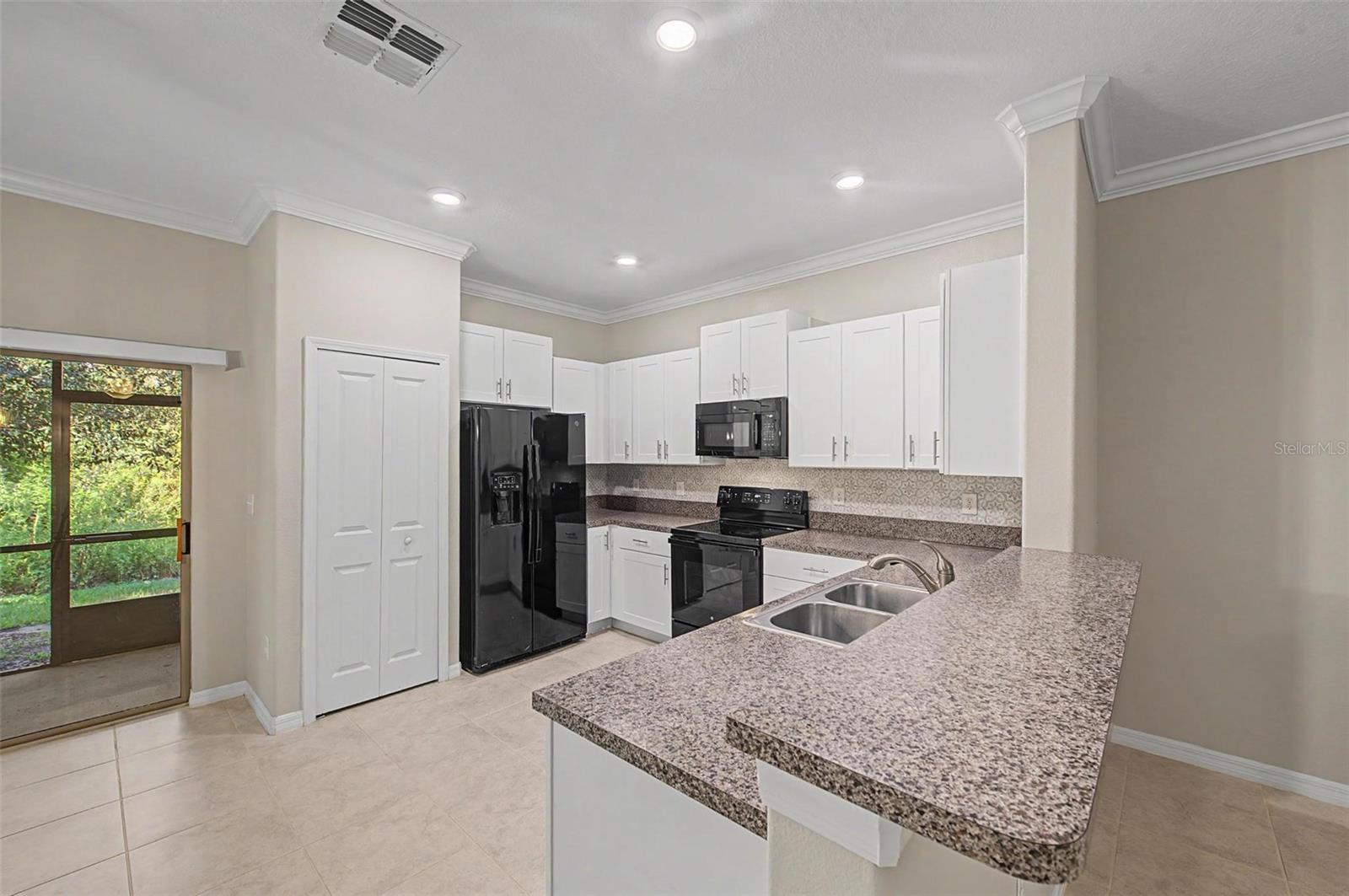 1599 Cassius St Property Photo 14