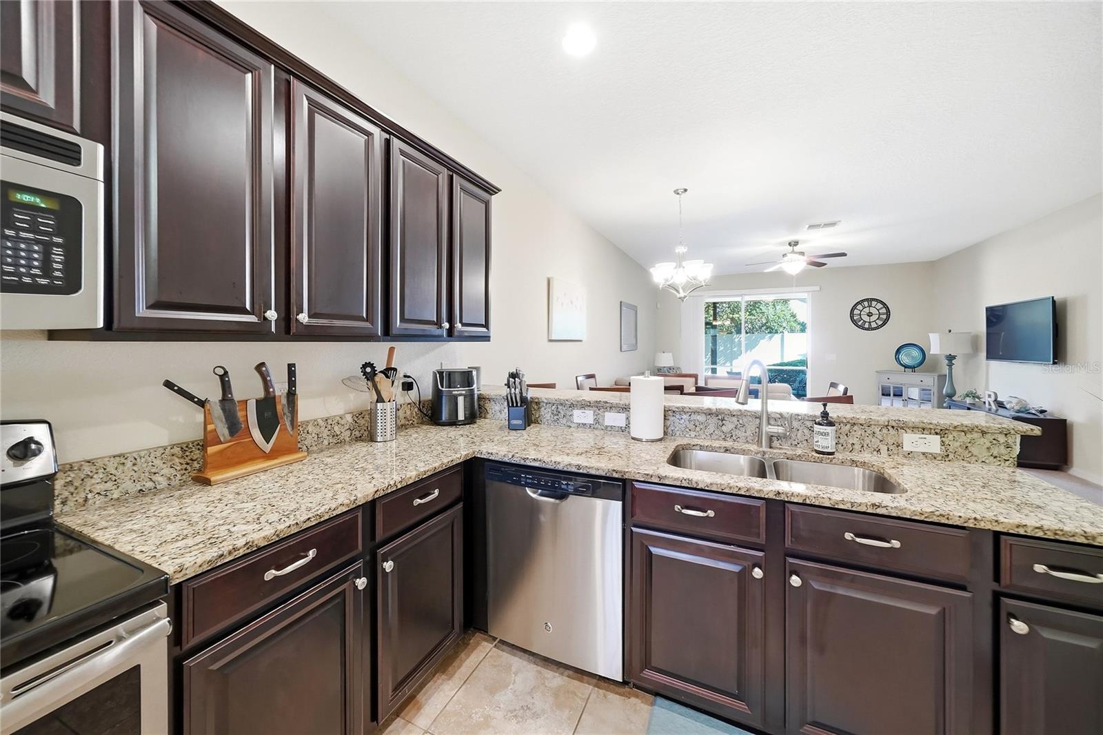9477 Trumpet Vine Loop Property Photo 12