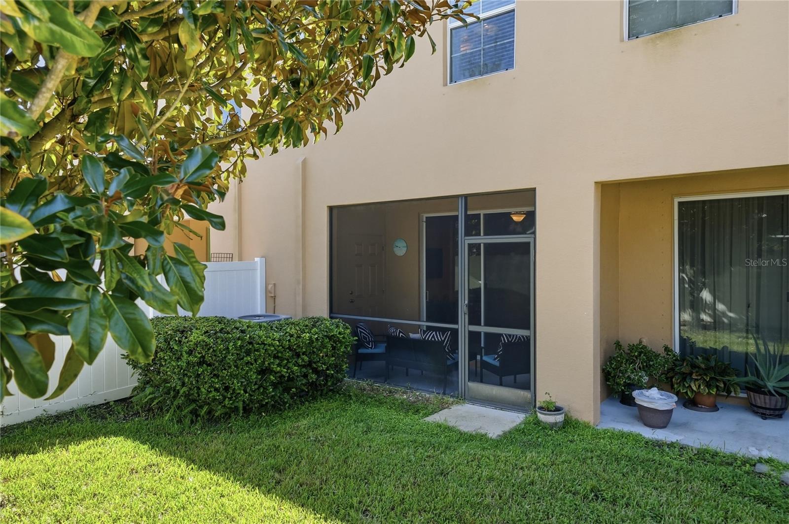 9477 Trumpet Vine Loop Property Photo 44