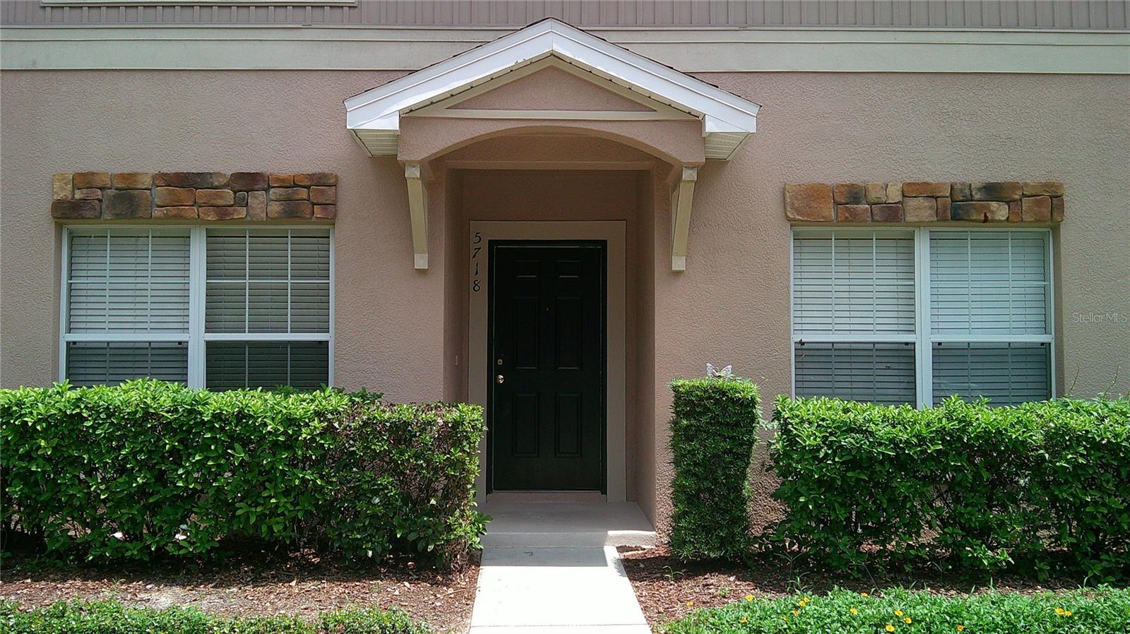 5718 Fishhawk Ridge Dr Property Photo 1